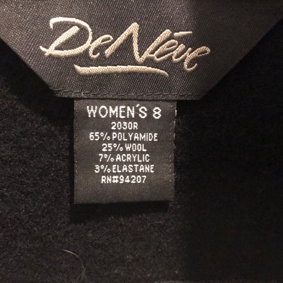 Never worn ski jacket - Picture 2 of 2